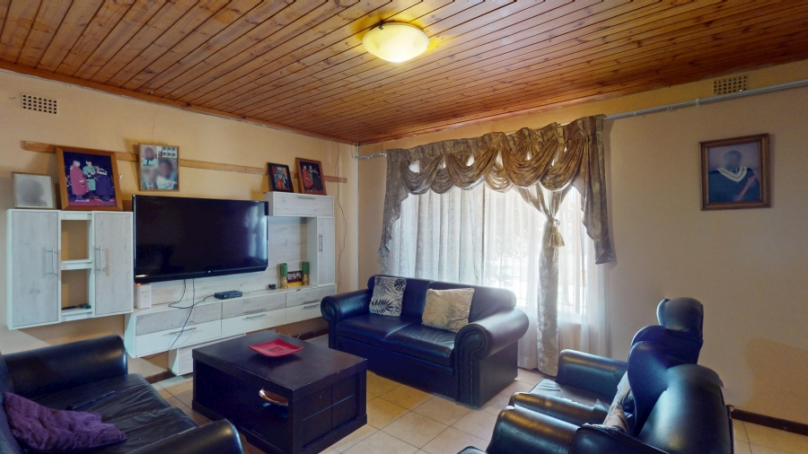 9 Bedroom Property for Sale in Firgrove Western Cape